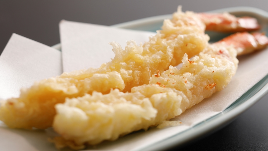 【カニ天ぷら】サクサクで、別注料理でも人気のカニの天ぷら！