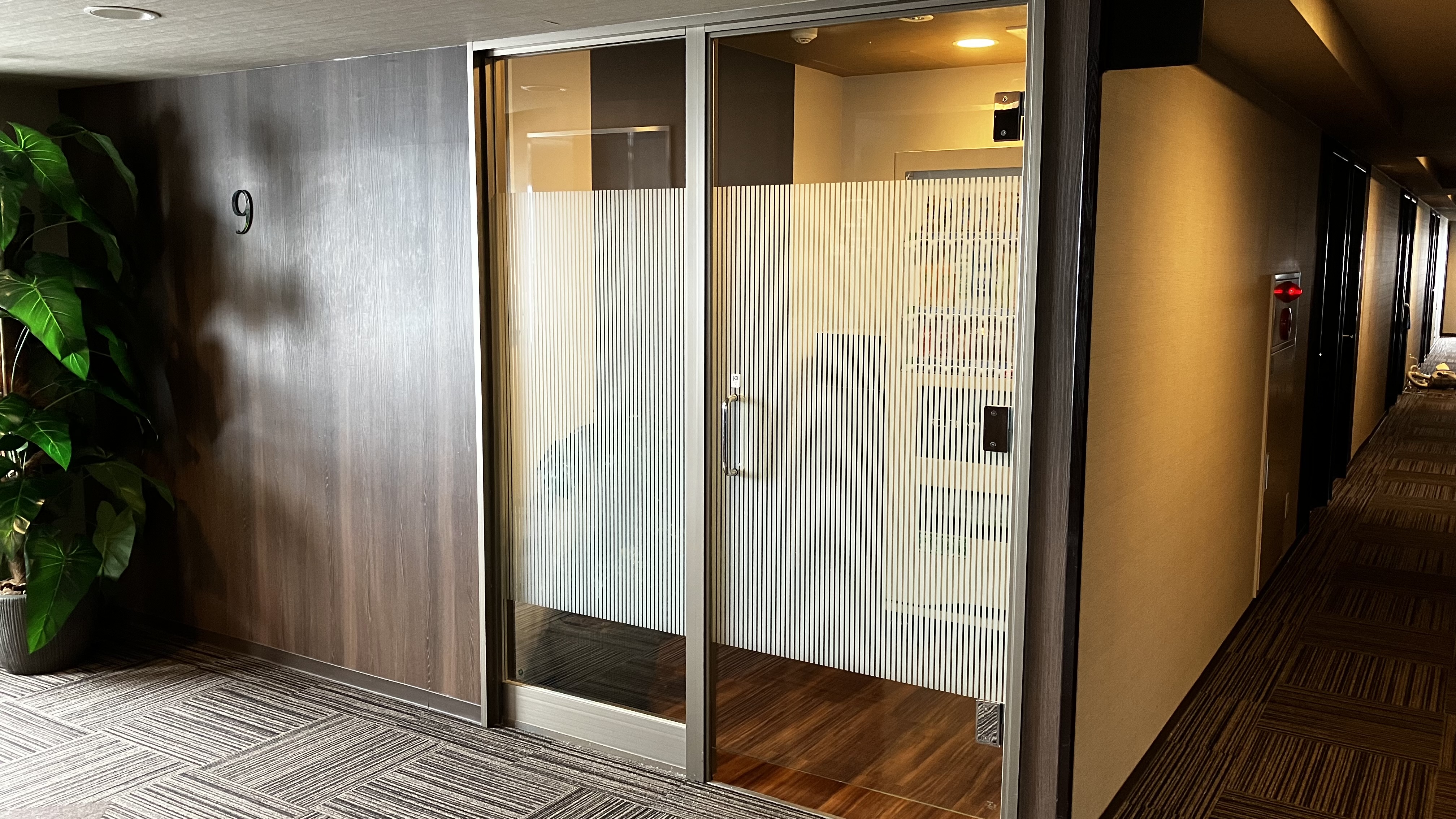 9F　飲料自動販売機・電子レンジ