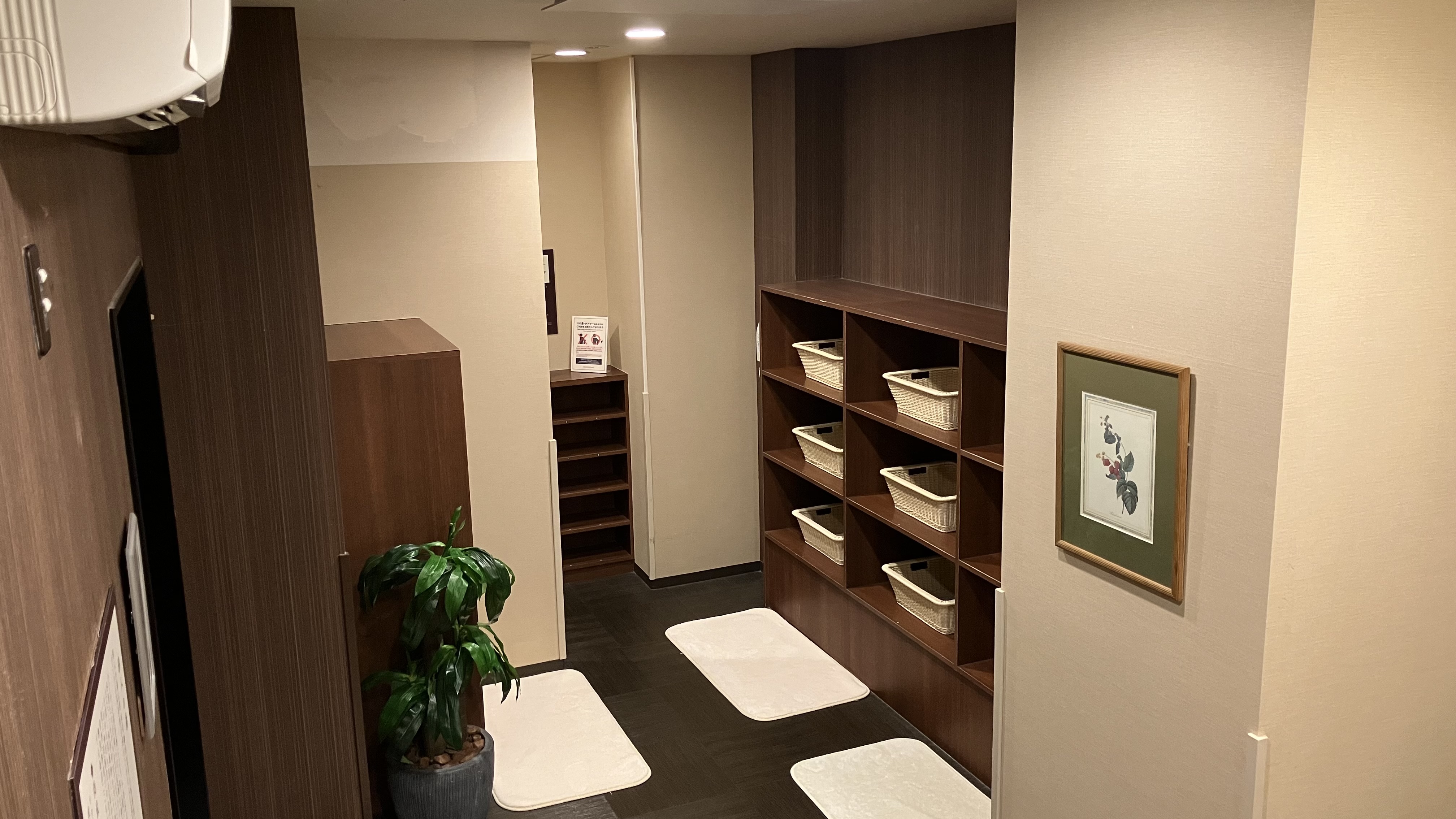 男性大浴場　更衣室