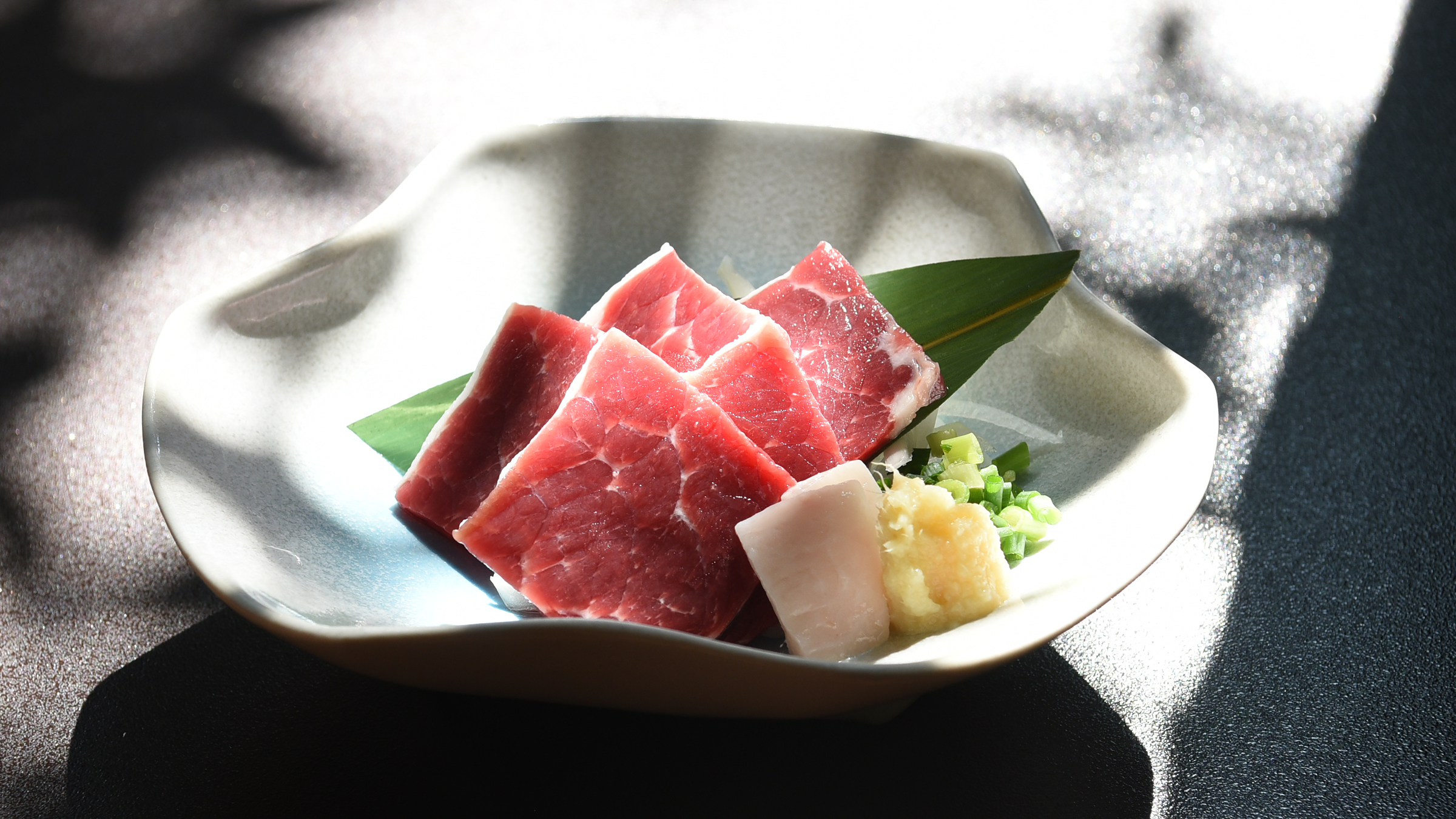 熊本名物「馬刺し」