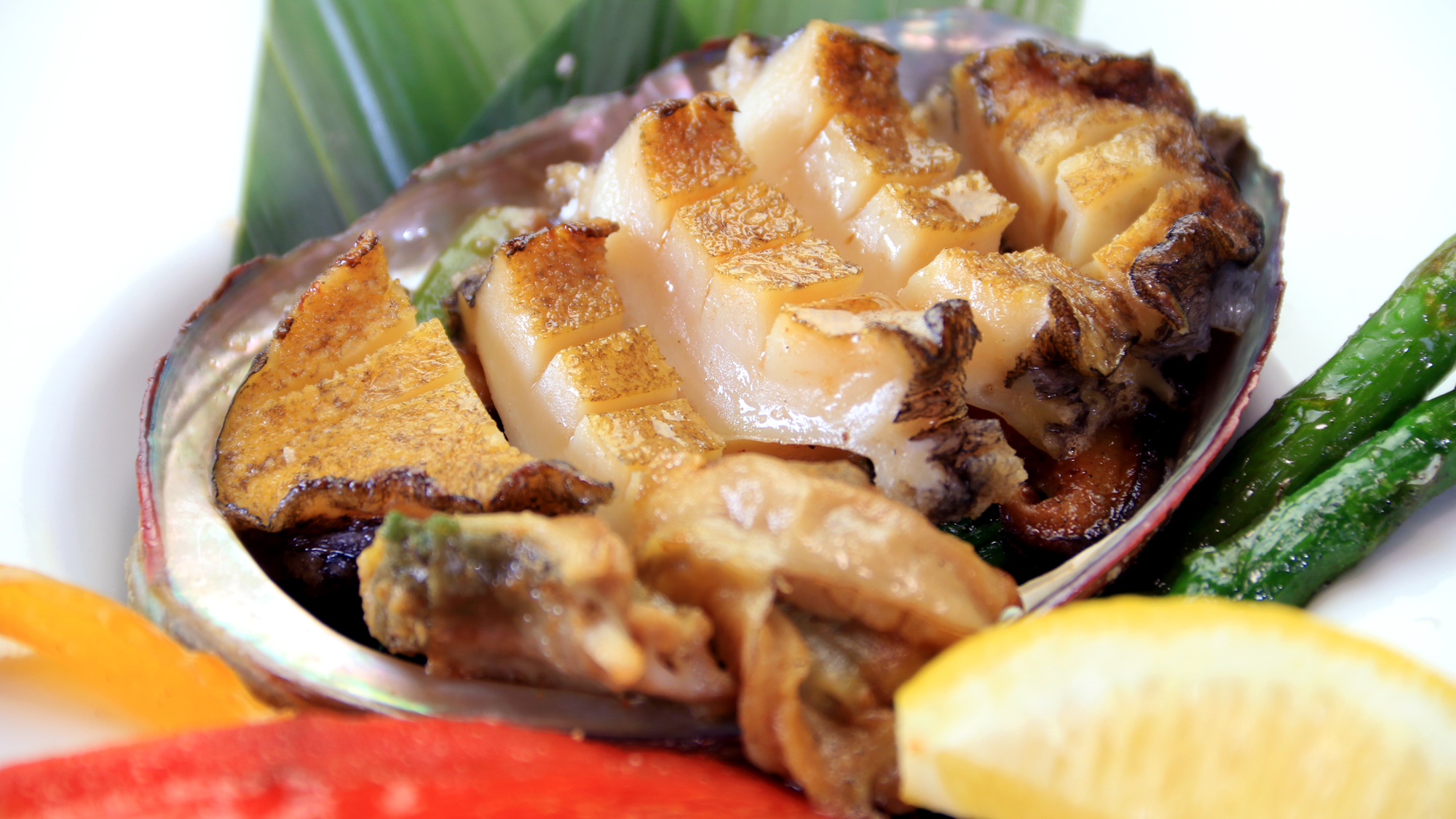 アワビはステーキが柔らかくて1番美味しいと思います！キモ酢でお召し上がりください。