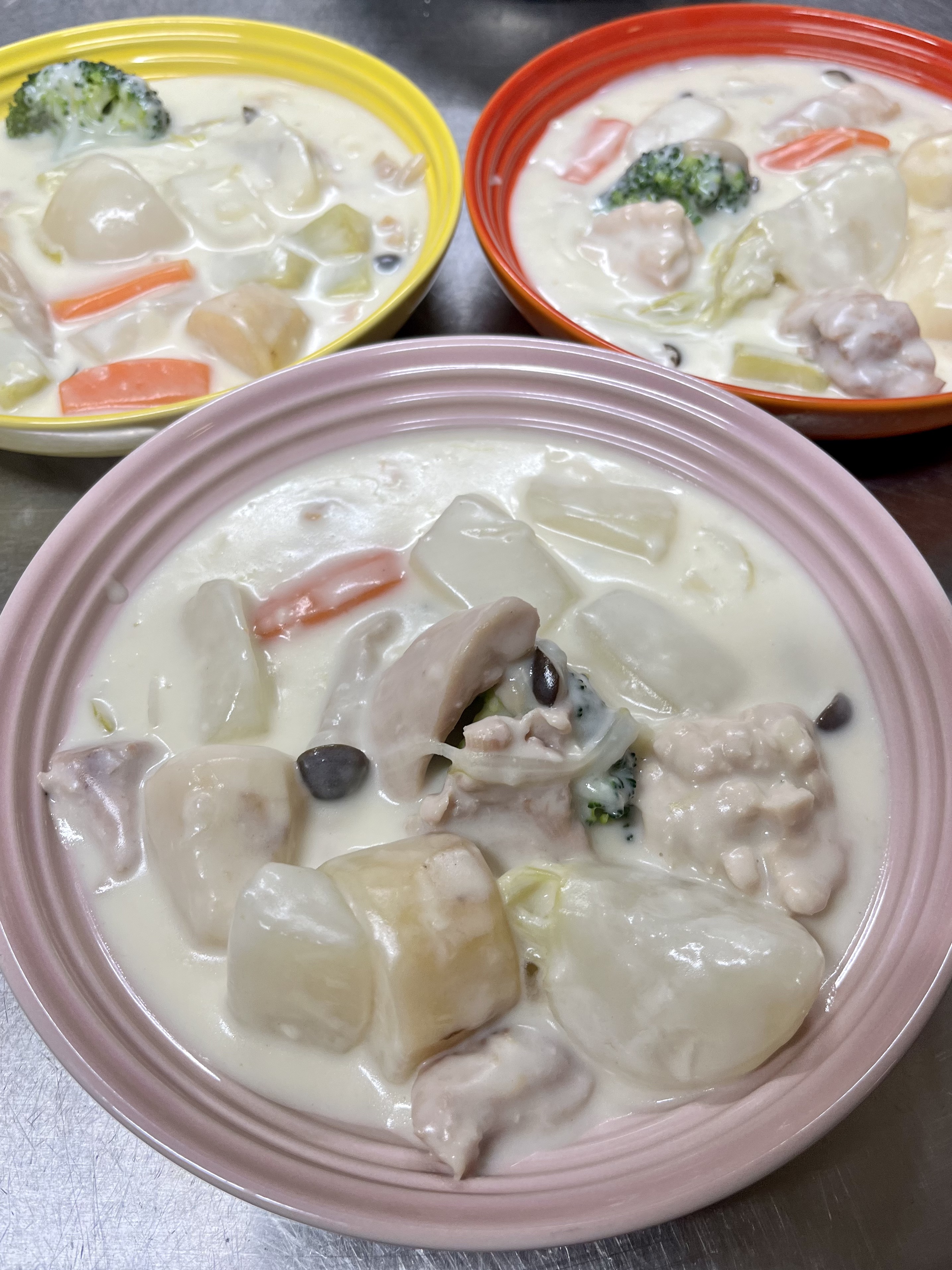 愛のあるお母さんが作るお腹いっぱいになる家庭料理のような温かい食事をお出ししたいです♪