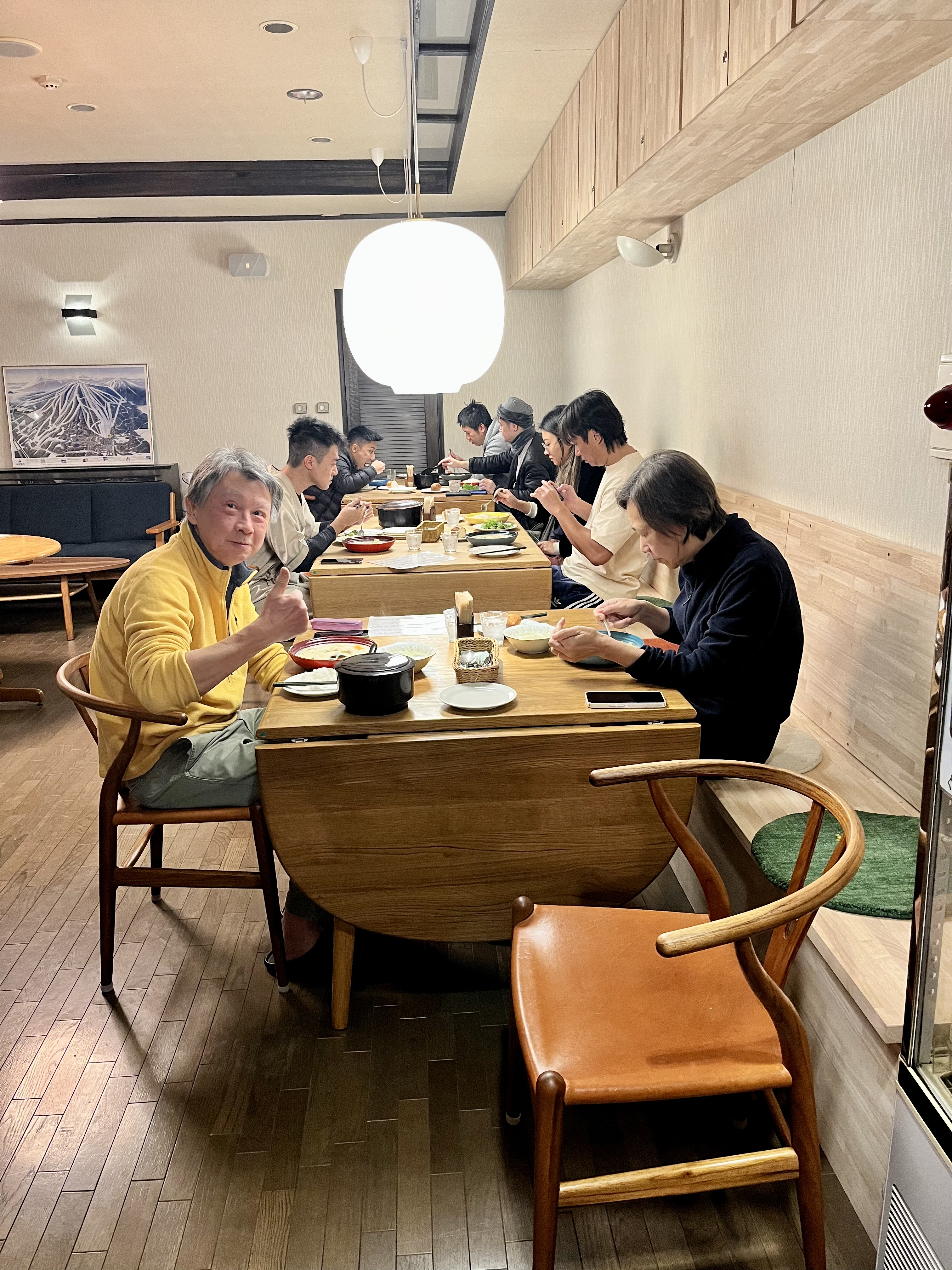 デンマーク製ルイスポールセンの照明の下！天然素材の手作り料理を食べて幸せになってください♪