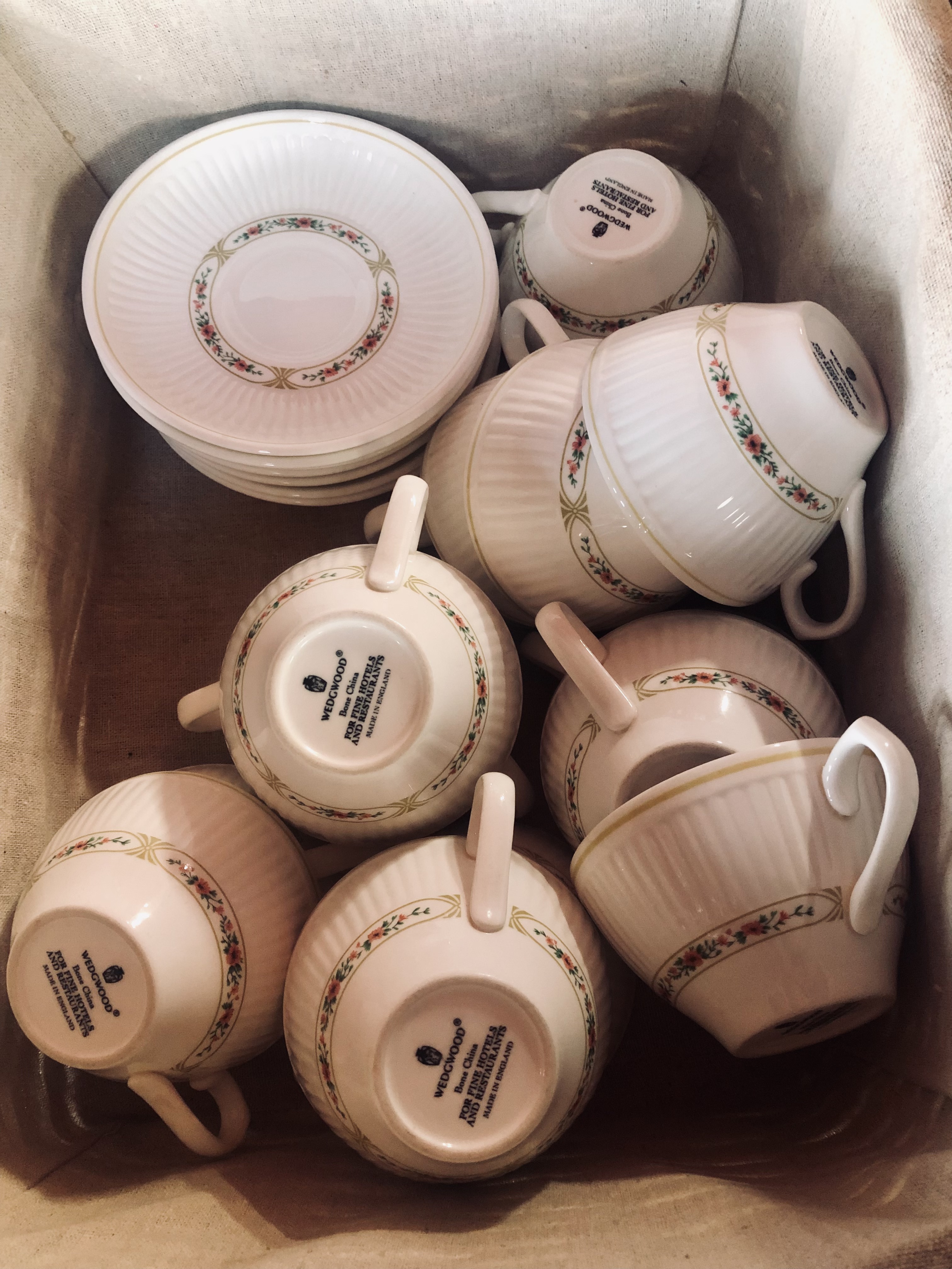 朝食は10名様以上のご利用でバイキングとなります！ボーンチャイナのウェッジウッドでどうぞ♪