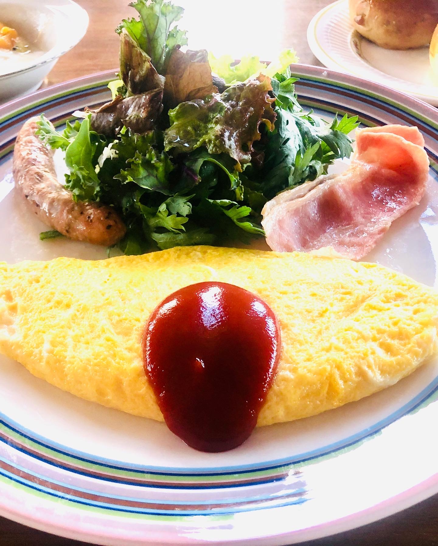 オーナーシェフが、お一人お一人に毎朝作るオムレツ♪