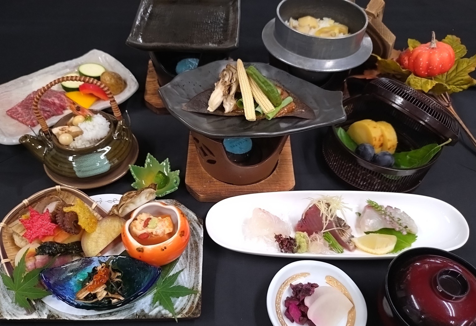 【旬彩会席】　牛の陶板焼きコース