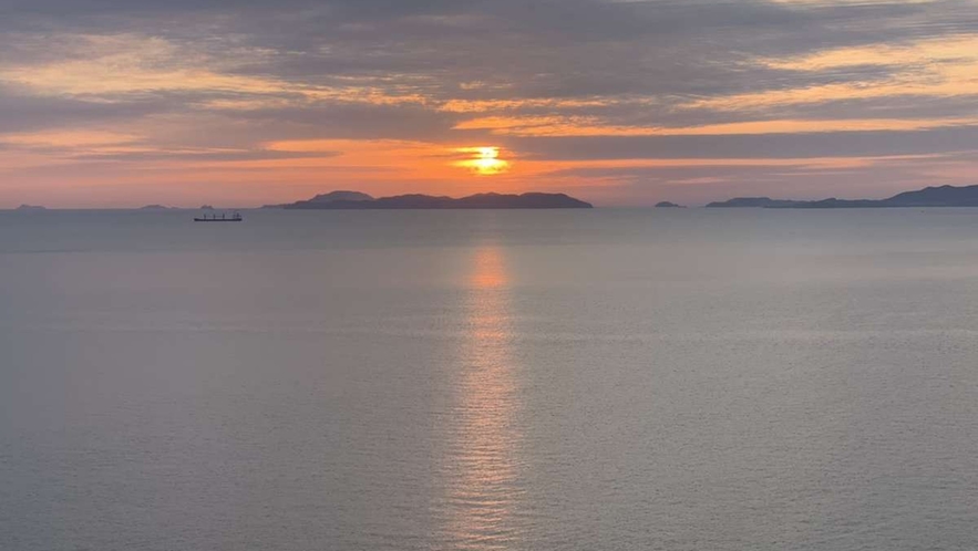 【海楼庭園（かいろうていえん）】朝には瀬戸内海から昇ってくる朝日を眺めることができます。