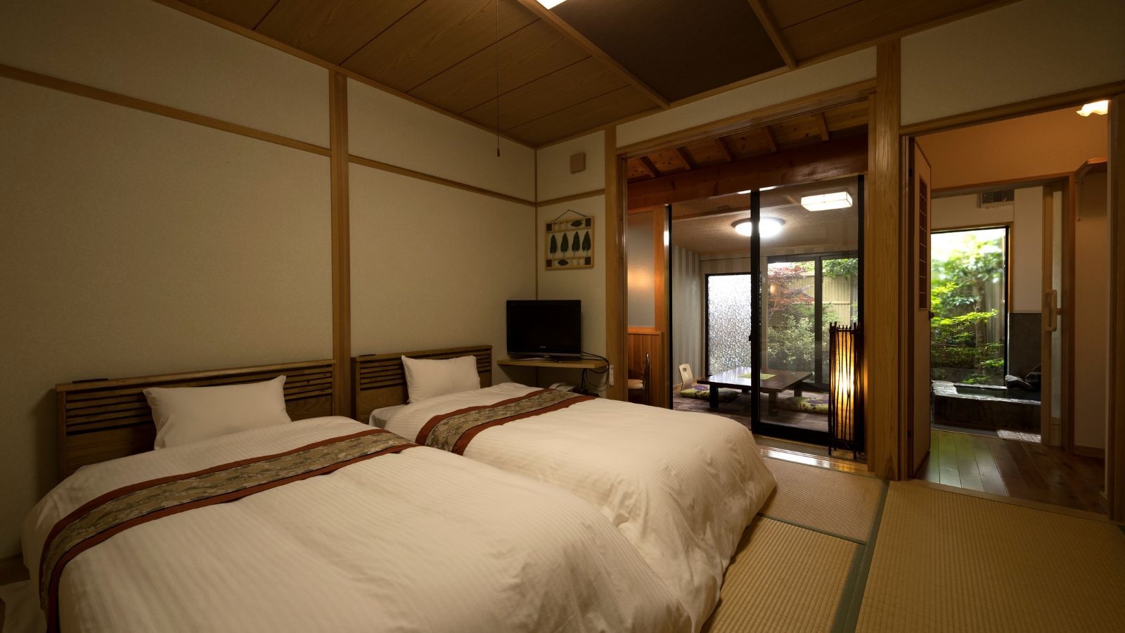 【ベーシックプラン｜ひらめのお造り付き】平戸名物ヒラメをはじめ、ジューシーな長崎和牛の陶板焼きを堪能