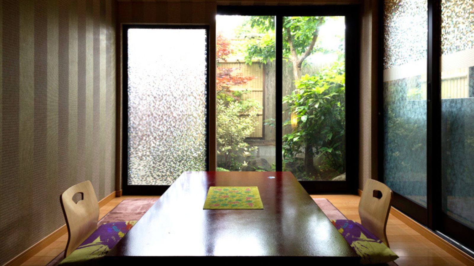 【一例】花暦和室