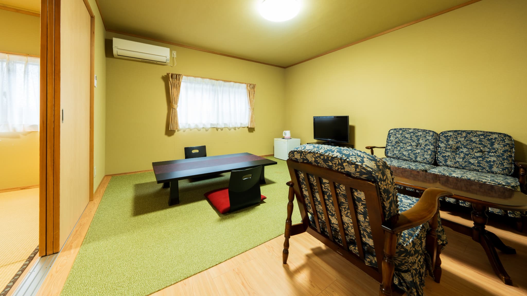 ●福寿荘　客室［一戸建て離れ／和室6畳＋洋室8畳+洋室6畳］