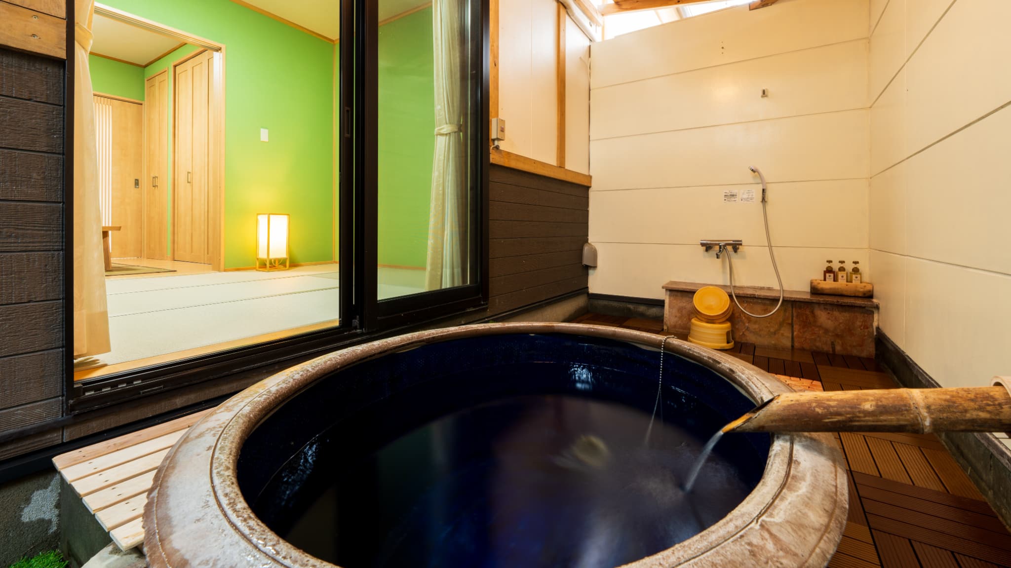 ●すいせん　客室温泉風呂［温泉風呂付き離れ／6畳＋4.5畳和洋室］