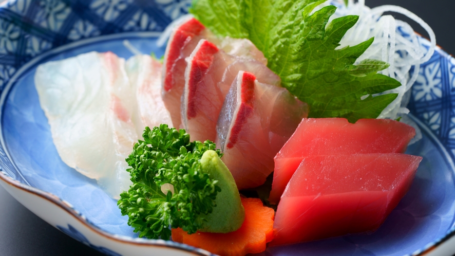 【夕食】一例※季節や仕入れ状況によって料理内容が変更となります。ご了承ください。