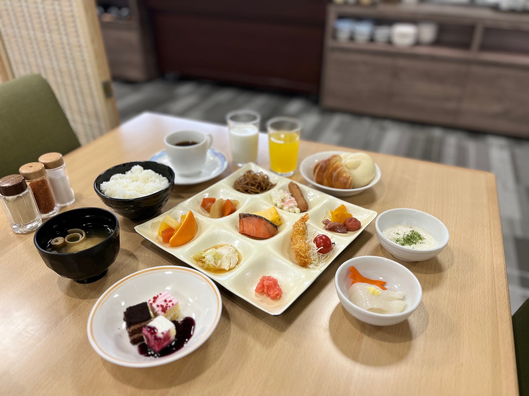 ロウリュサウナ無料特典☆改装洋室typeⅢビジネスプラン　【お手洗い共用】　〜　朝食付きプラン　〜