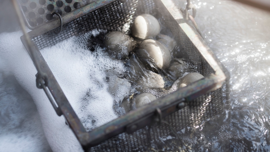 *【黒たまご】温泉の時間が美味しくしてくれる名物の「熟成黒たまご」！