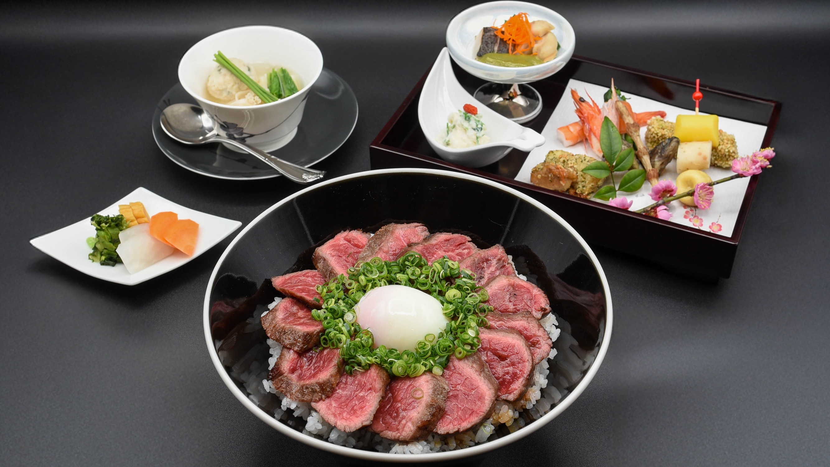 深山山荘限定【あか牛ステーキ御膳プラン】