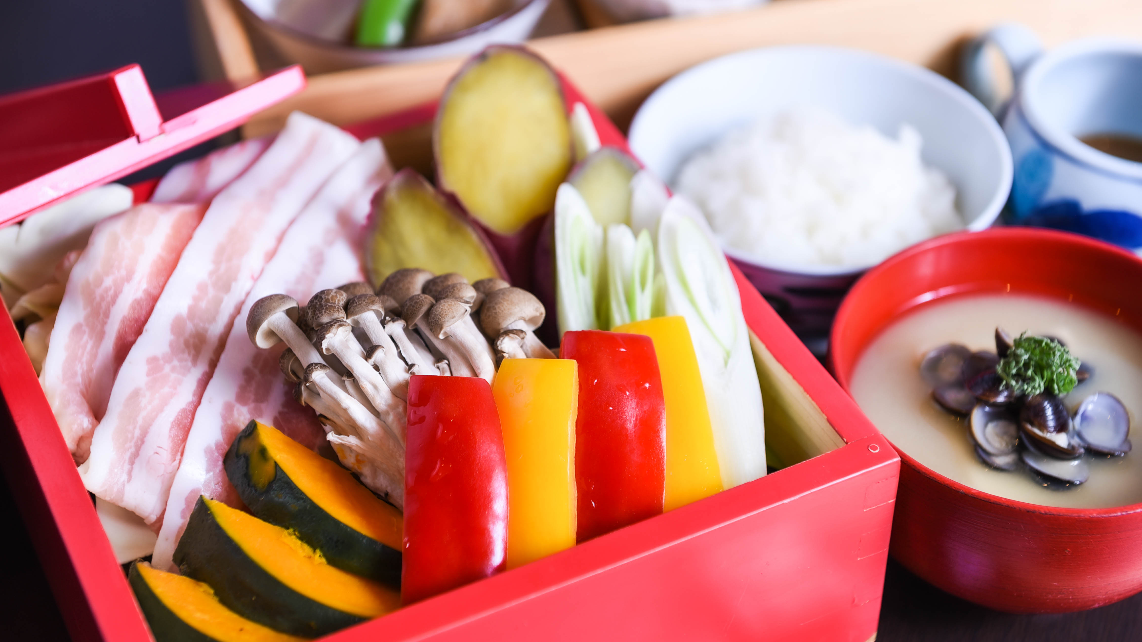 湯気までごちそう。旬を味わう蒸し野菜。