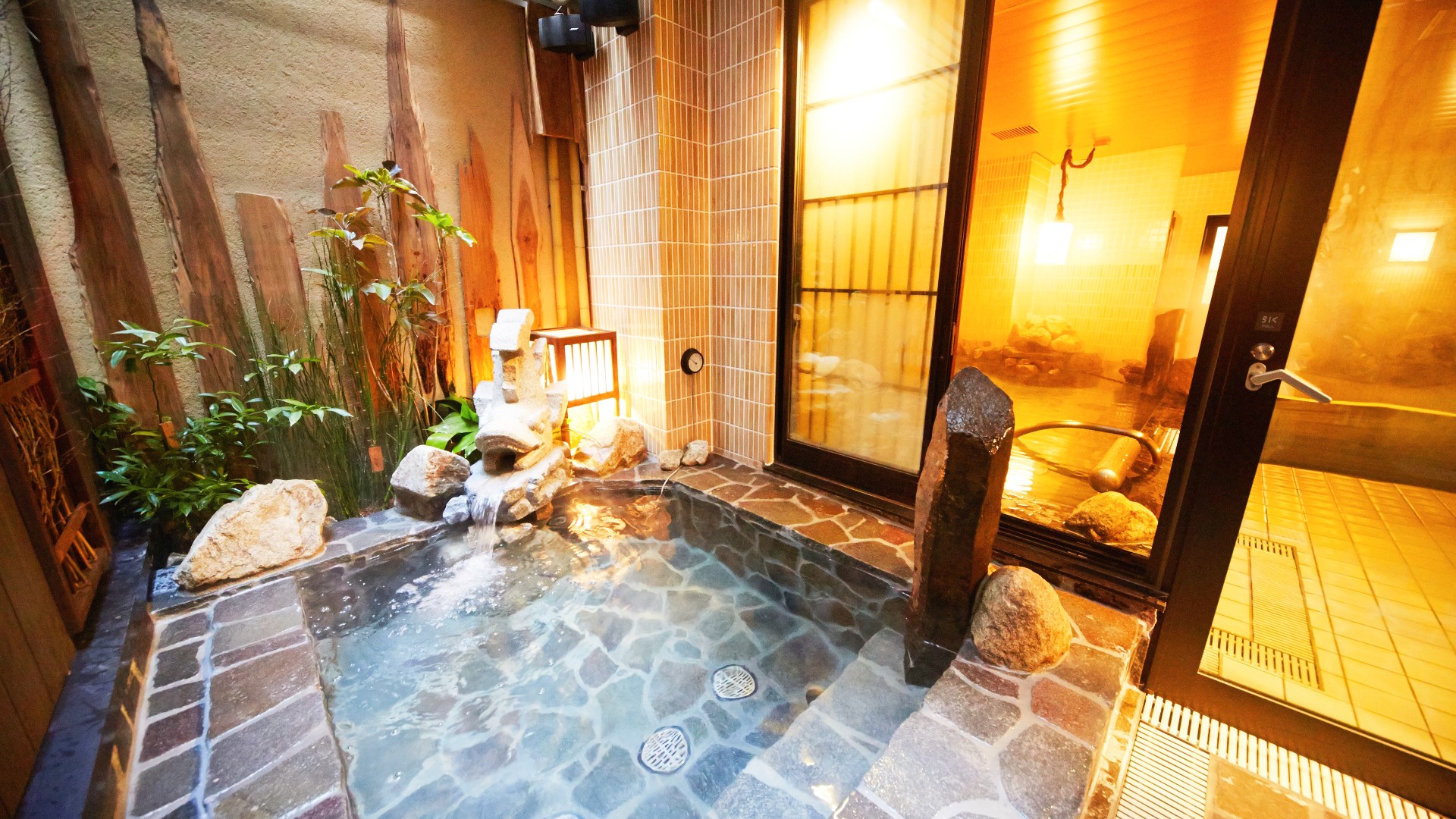 ■女性大浴場(外湯)湯温41～42℃