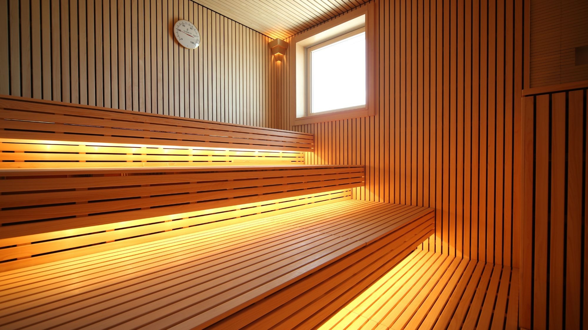 【LUXDAYSポイント15倍】＜朝食付＞九州食材を使用した日替わり箱膳＆ハーフブッフェを堪能