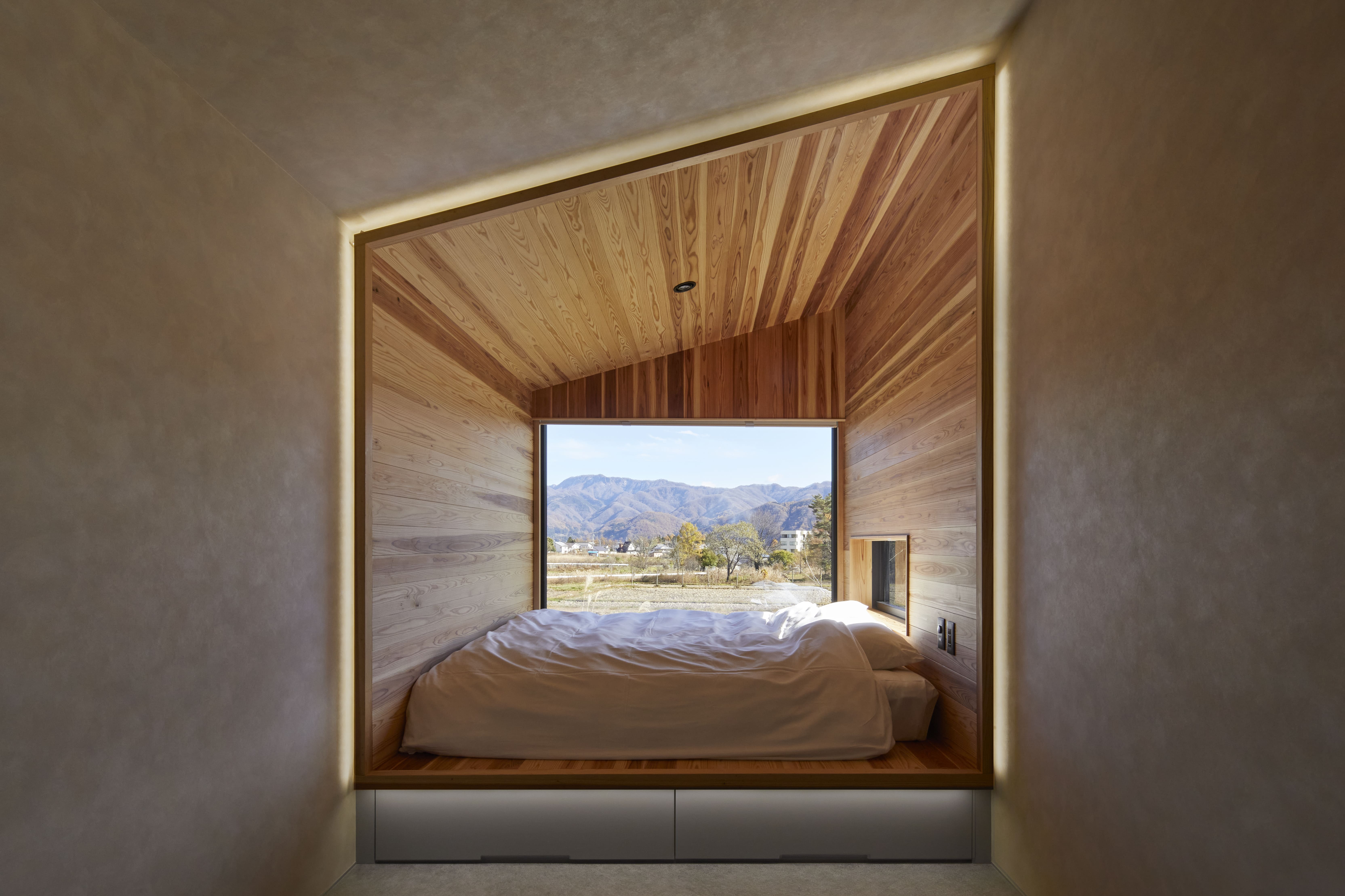 トレーラーハウス室内　間接照明あり