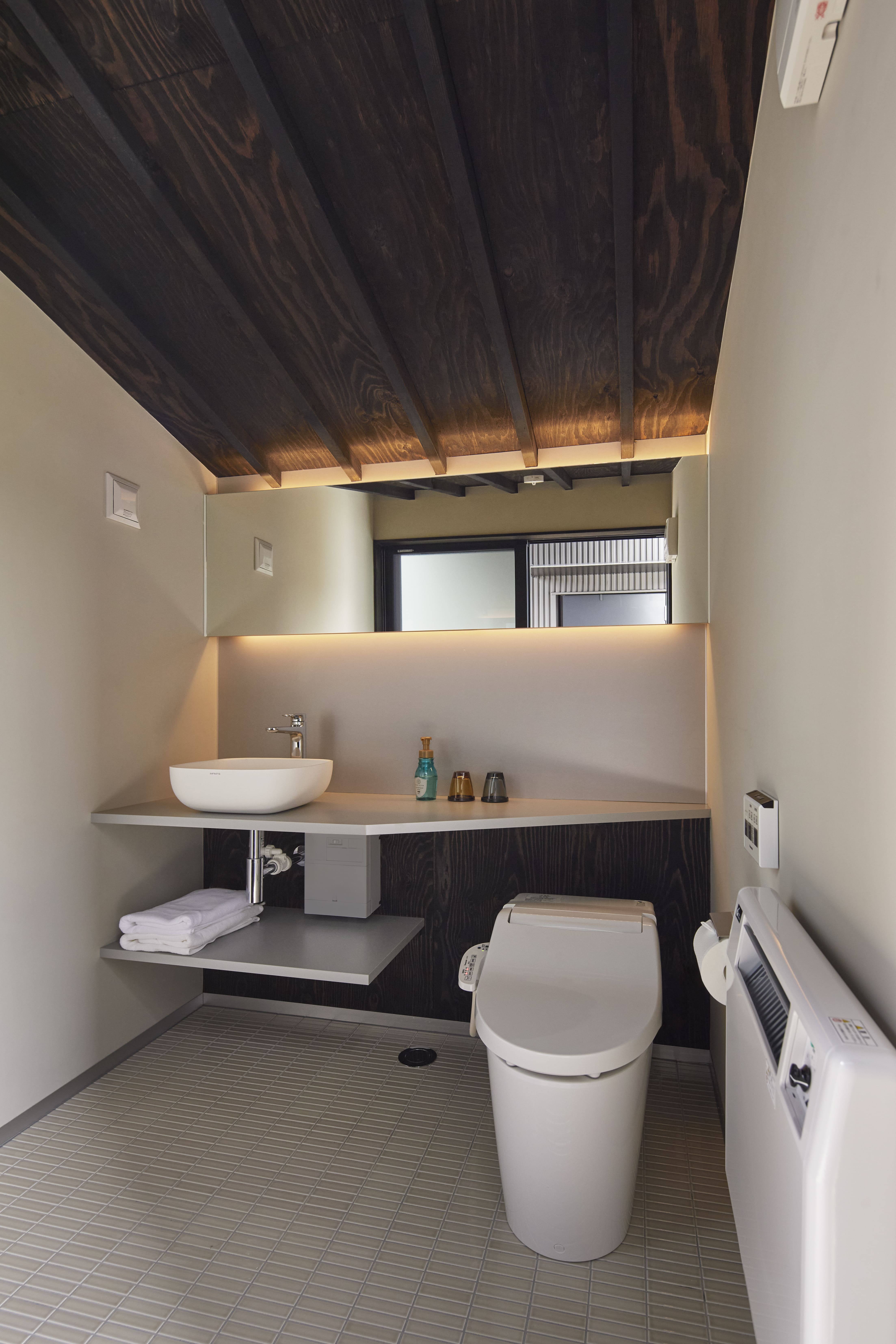 トレーラーハウス室内　洗面室