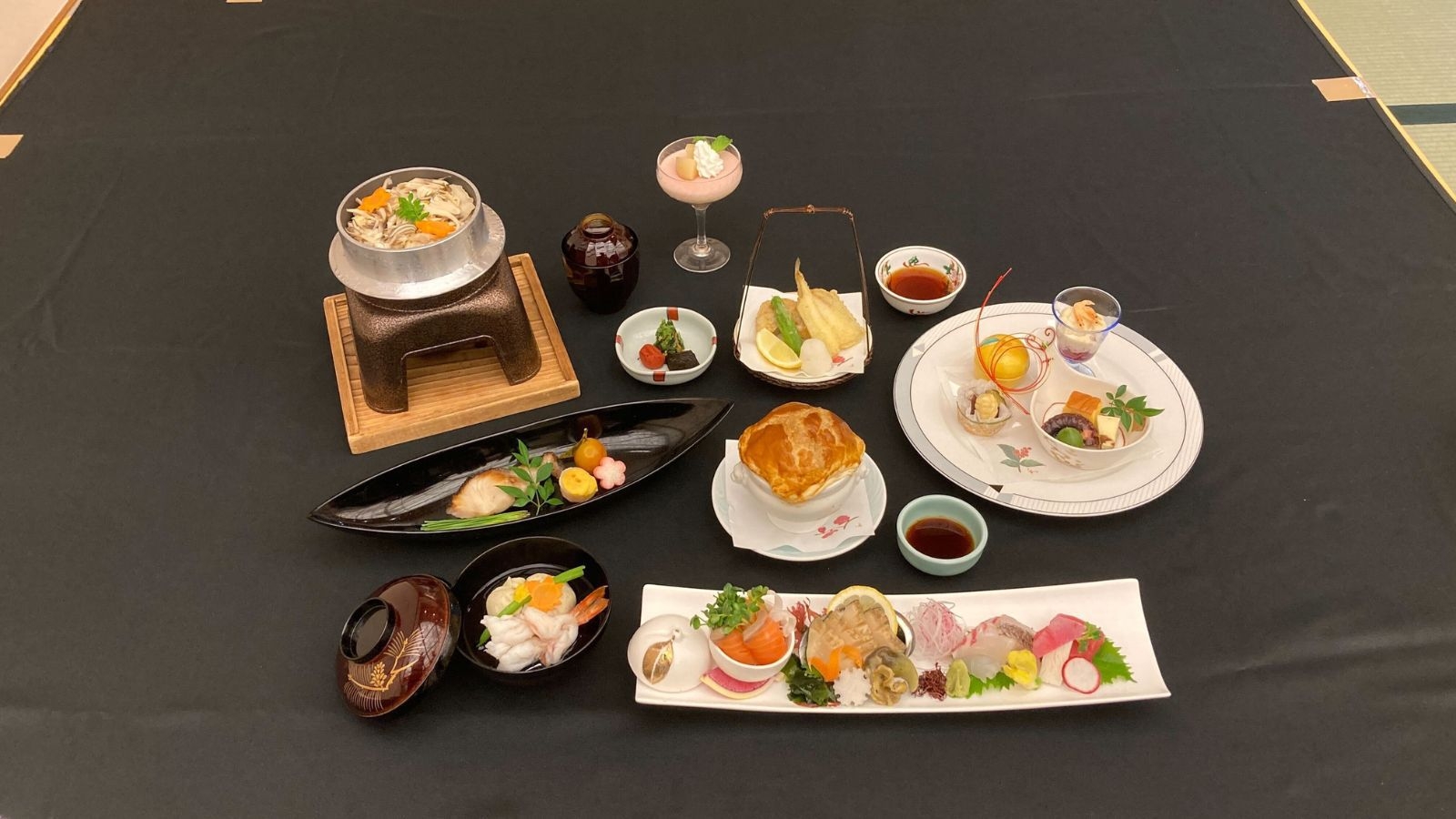 【料理長特撰御膳】豊富な海の幸や旬の淡路島食材を贅沢に使用した料理を絶景と共に堪能【1泊2食】