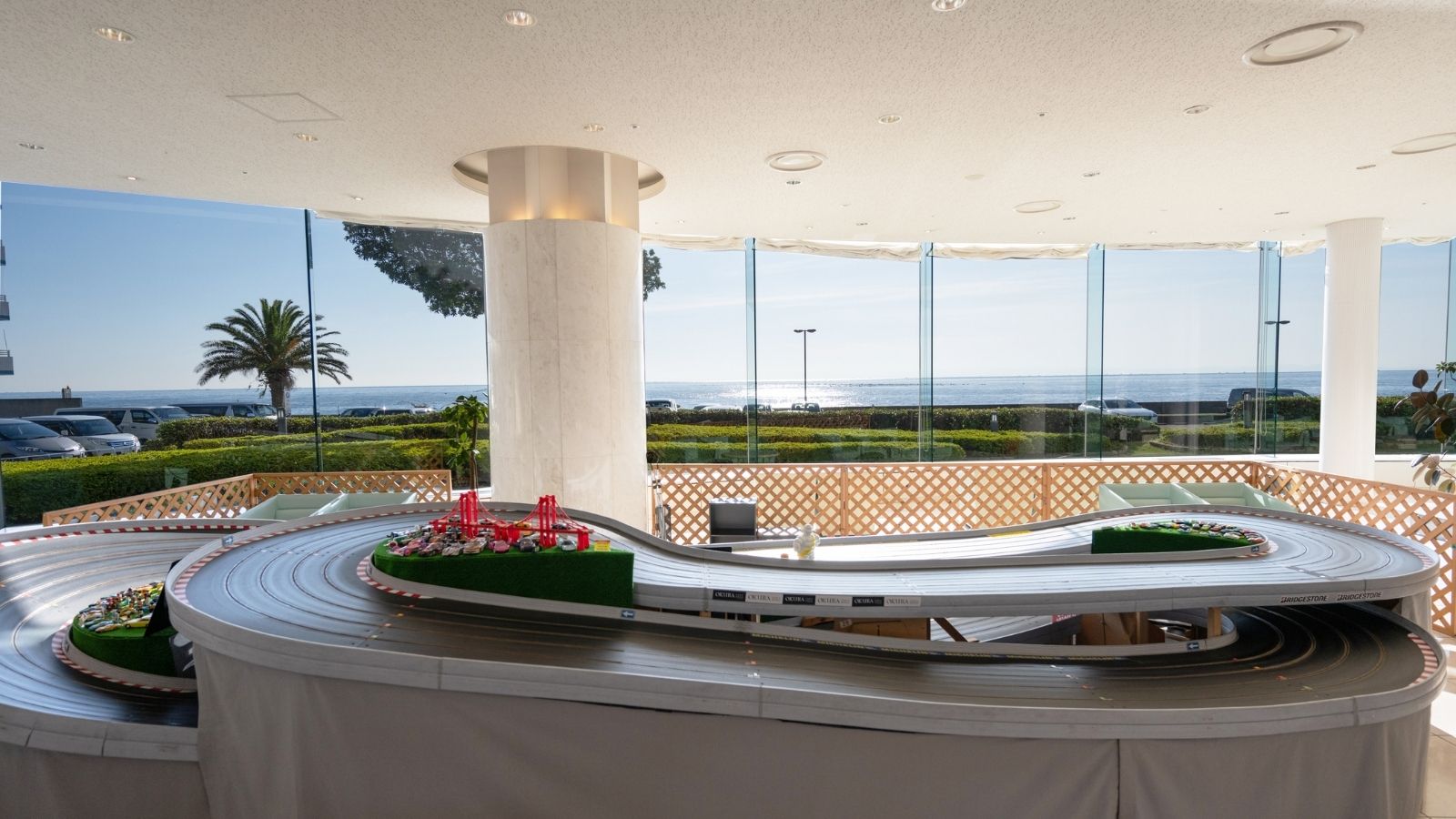 【スロットカーサーキット】