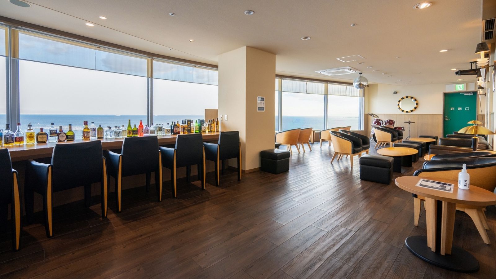 最上階　バーラウンジ