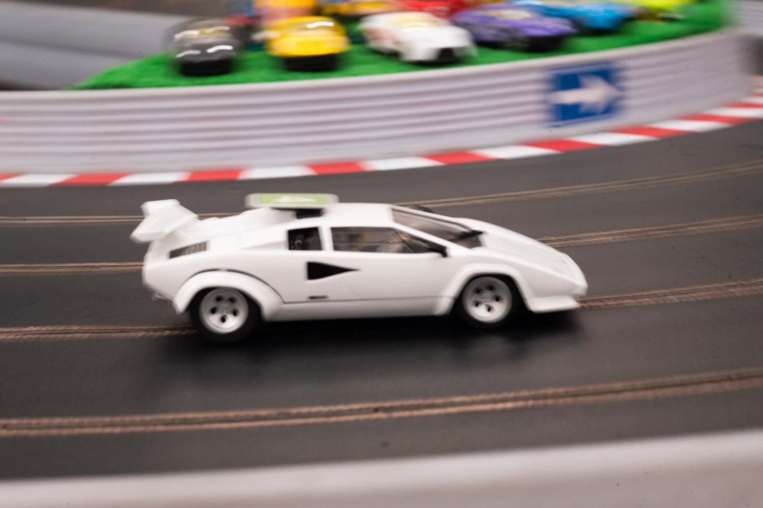 【スロットカーサーキット】有名スポーツカーも多数！