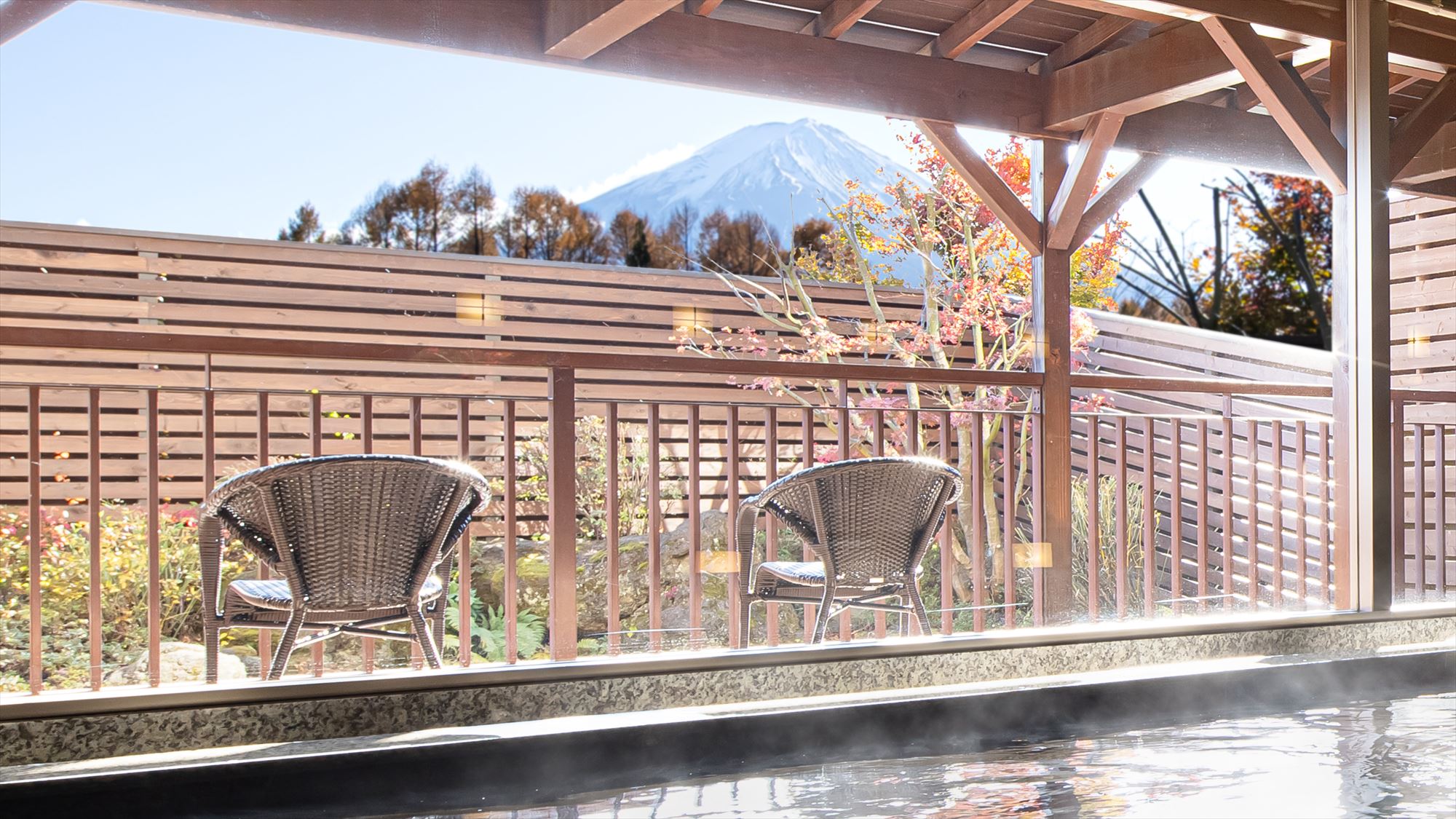 大浴場テラスから富士山を見ながら夕涼み