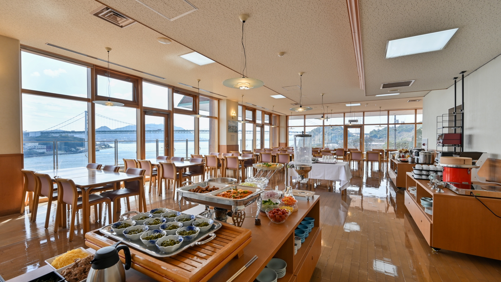 【レストラン】Ayasofya_船が往来する関門海峡や関門橋を一望できるレストラン