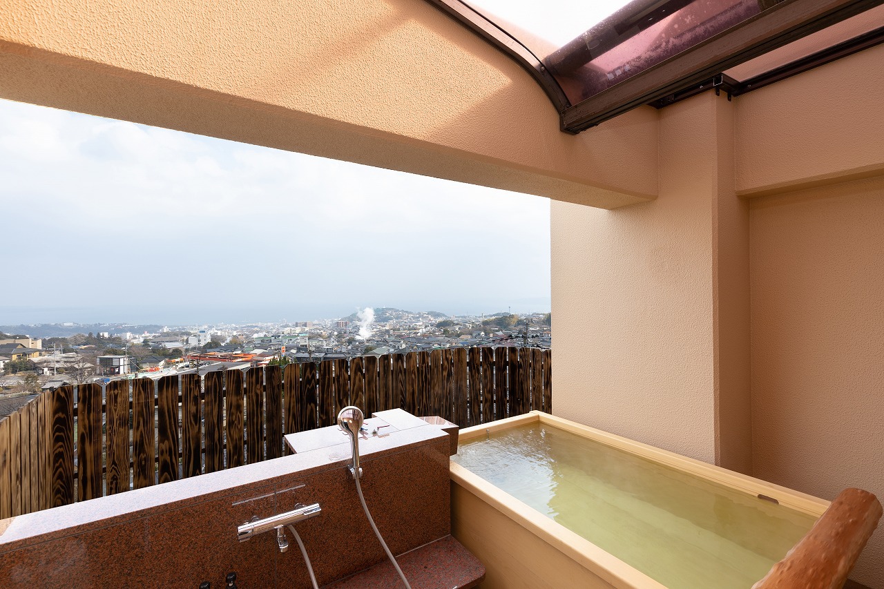 4階　絶景！ツインの内半露天風呂