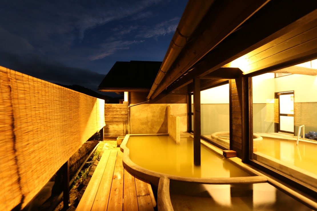 2026自由度高め♪【素泊まり】大浴場・なんと貸切風呂も無料！源泉かけ流しを満喫♪