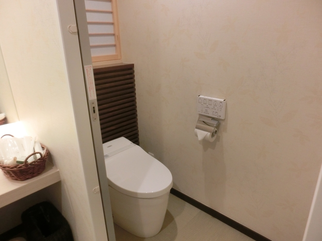 　【竹の間】　洗面台脇トイレです。