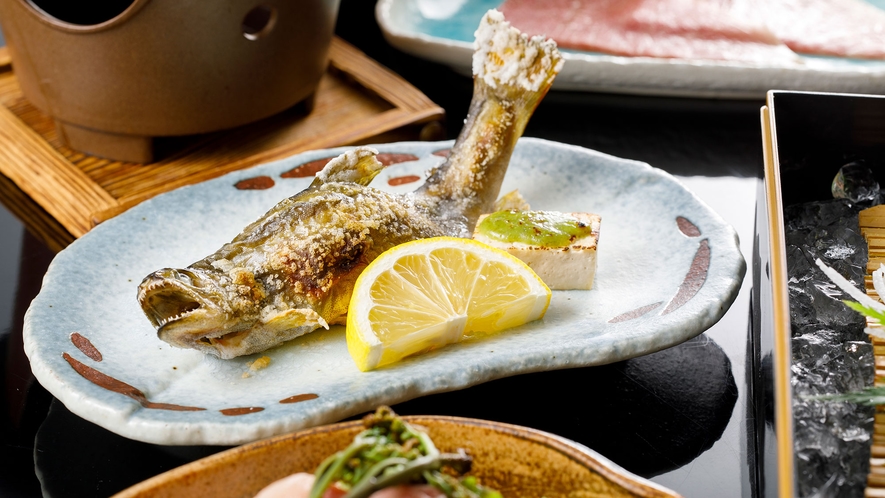 *夕食一例【利賀ひろし】岩魚の脂をグッと引き締める抜群の塩加減