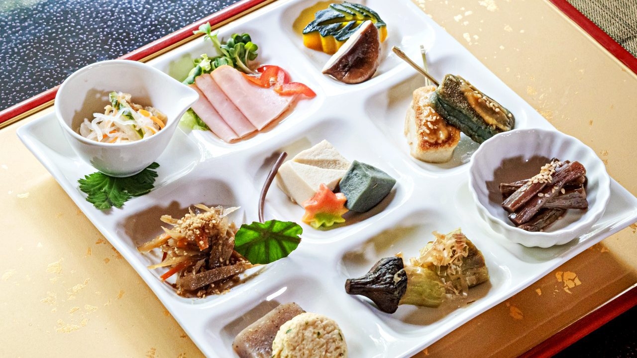 【二食付】旬の素材！四季折々の味わいをたっぷりとご賞味ください≪現金特価≫