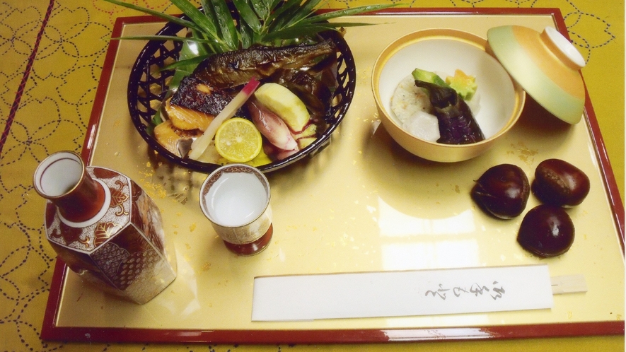 *【料理】夕食一例でございます。旬の素材を活かしたお料理をお召し上がりください