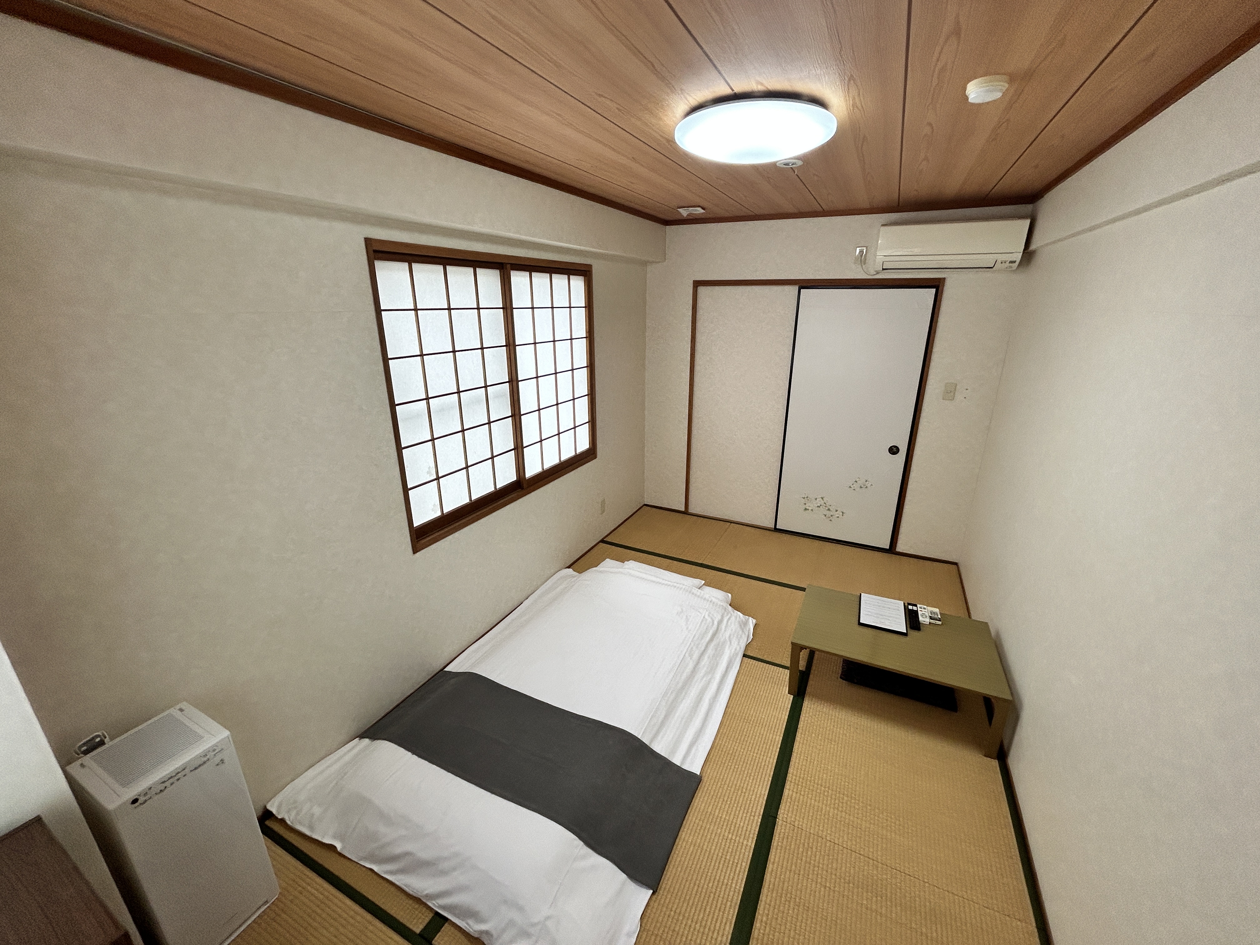 和室308号室　客室（奥から）