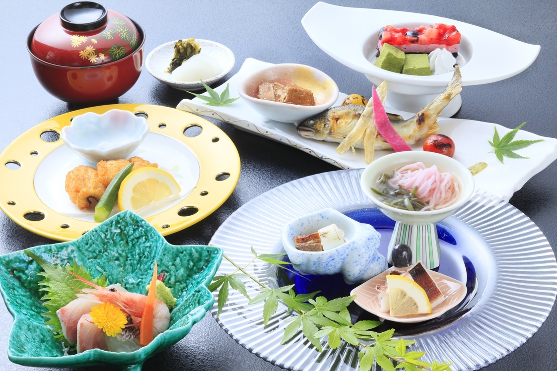 【静岡県産】【西伊豆ダイニング×お手軽コース】ひかえめ御膳でお酒を愉しむ！〜今宵御膳〜（2食付き）