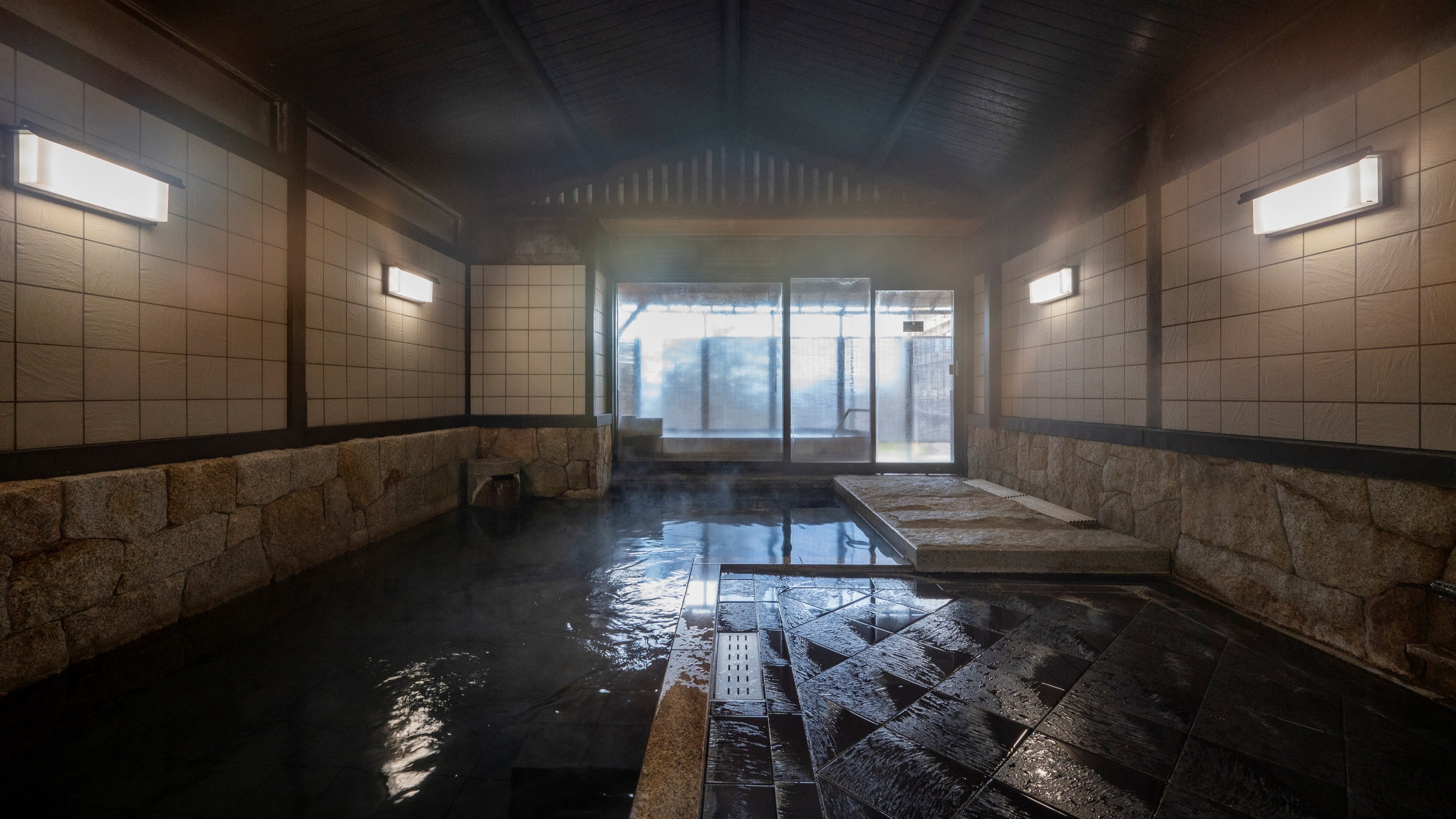広々とした大浴場