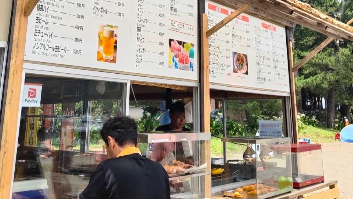 「御浜岬」海水浴シーズンは海の家も開店！