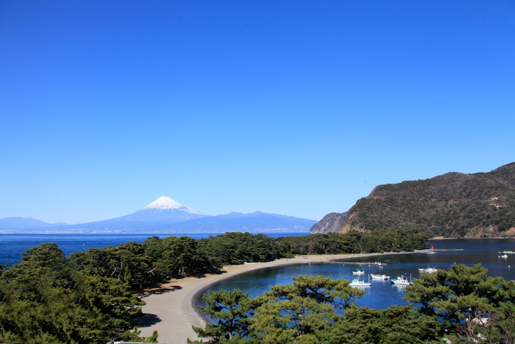 当館すぐの景色♪～富士山が見えます～