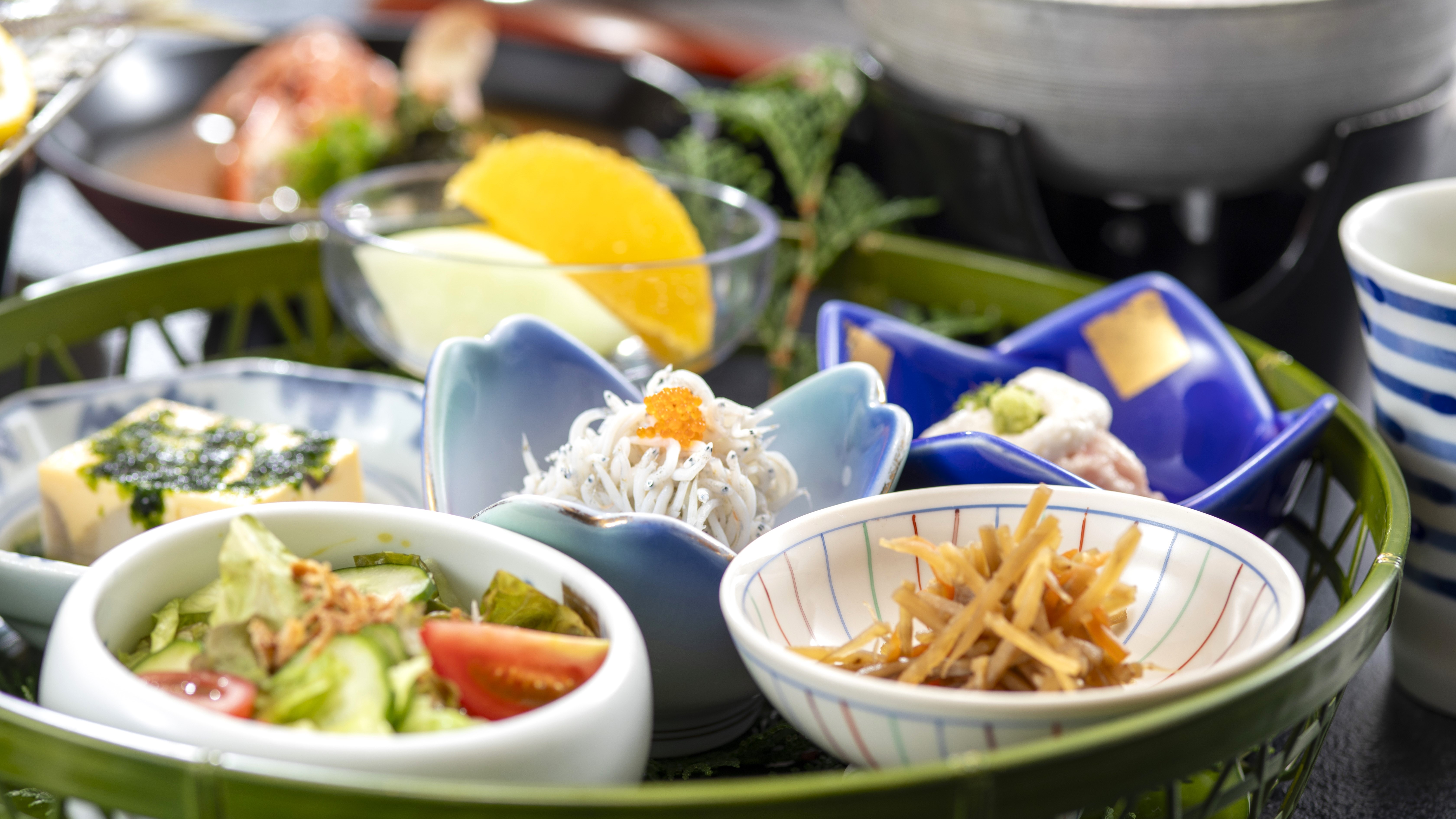 【朝食一例】彩り鮮やかな伊豆らしい朝食