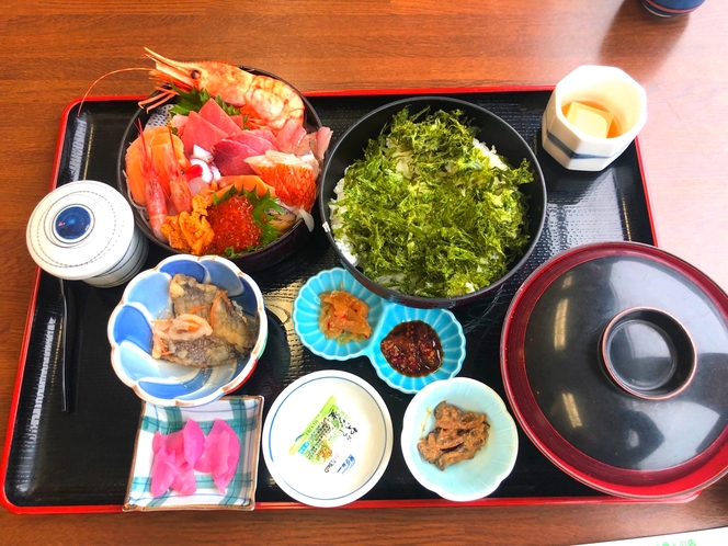 戸田温泉のお食事処　「かにや」～ランチメニューはボリューム満点です～（お車5分／徒歩20分ほど）