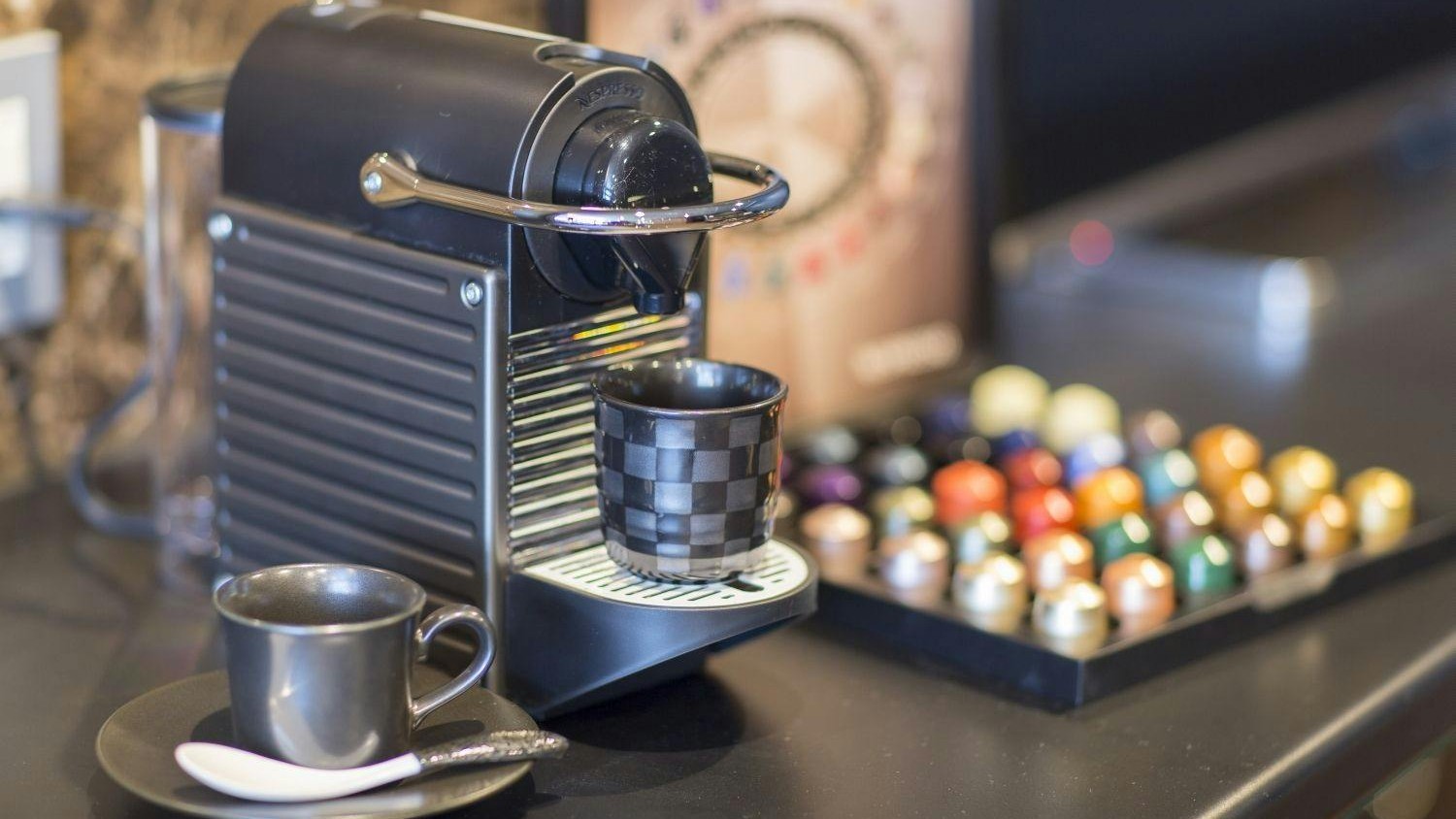 ネスプレッソ　コーヒーメーカー