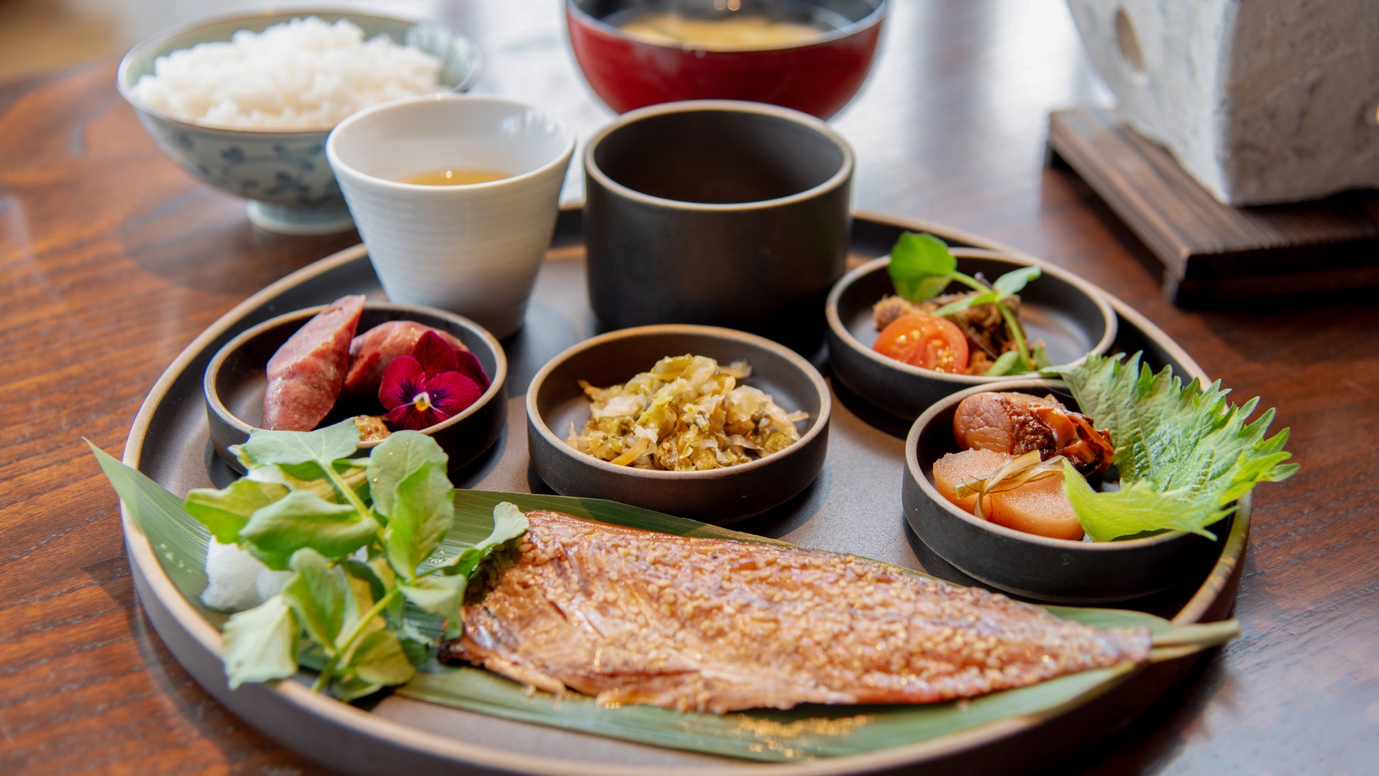 【定番人気】ご飯がすすむ！長崎の朝ごはん×オールインクルーシブラウンジ満喫プラン