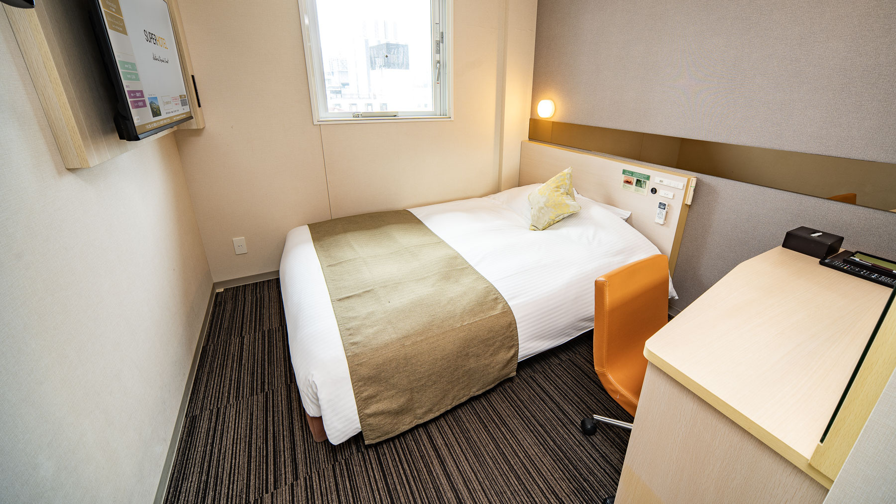 眠りを追及した150cm幅のワイドベッドと適度な硬さのマットでぐっすり