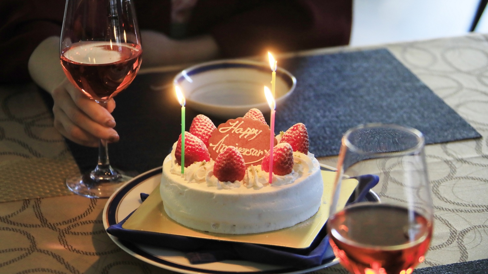 【記念日】ケーキ×スパークリングワインの2大特典で大切な日をお祝い＜スタンダード会席★風＞