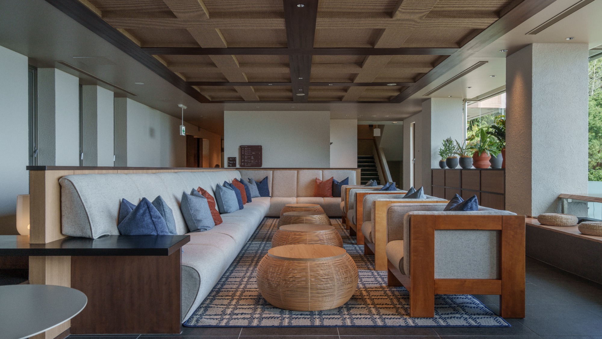 ロビーラウンジ