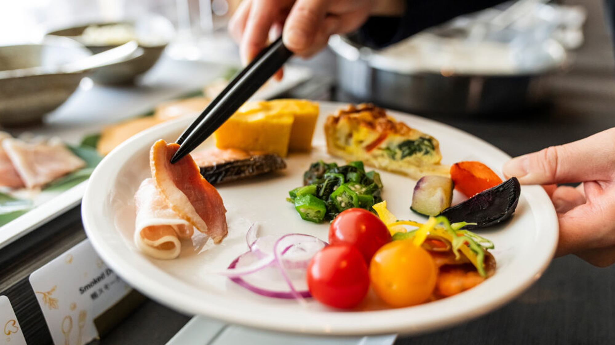 【朝食】羊蹄山の麓、大自然に囲まれたニセコエリア近郊の野菜を使っております