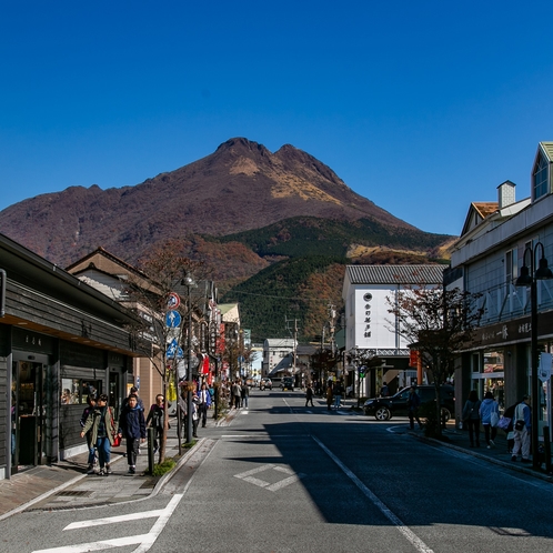 由布岳　駅前から